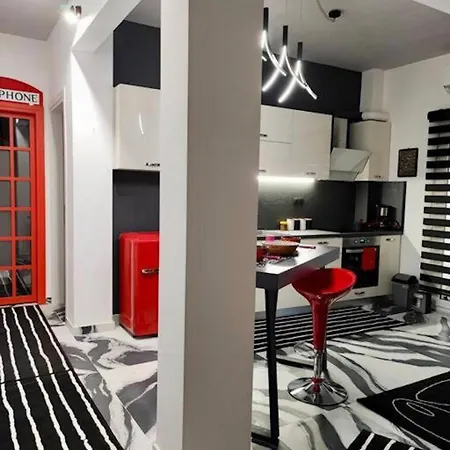 Fruit Tower סלוניקי